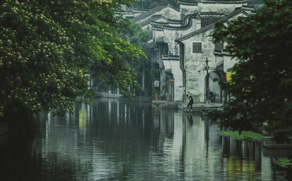 女生怎样穿搭最有韵味？游戏画面